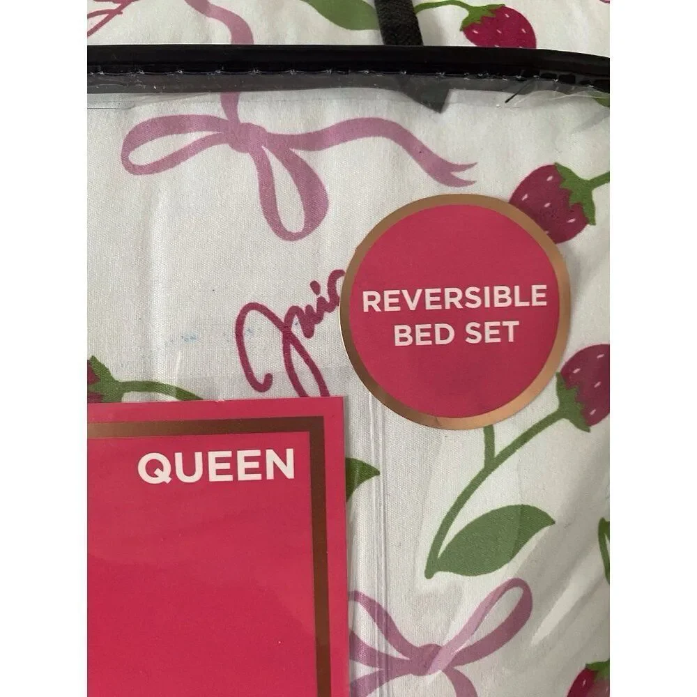 4 Pc Juicy Couture QUEEN Reversible Comforter Set Plush Pink Strawberries & Bows